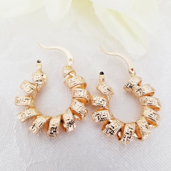 Twisted Women's Hoops. 14K Gold Plated. New - Picture 3 of 5